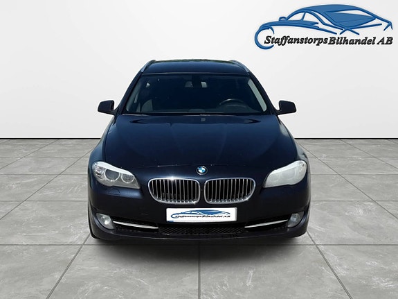 BMW 520d 2 of 5