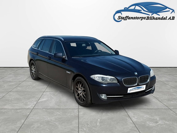 BMW 520d 3 of 5
