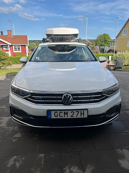 Volkswagen Passat 2 of 5