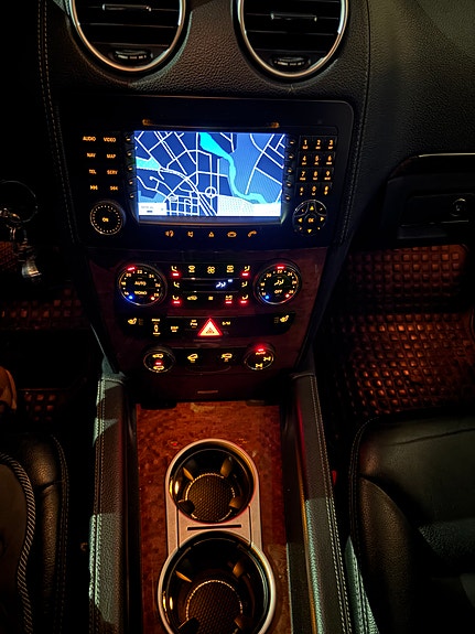 Mercedes-Benz GL320 17 of 19