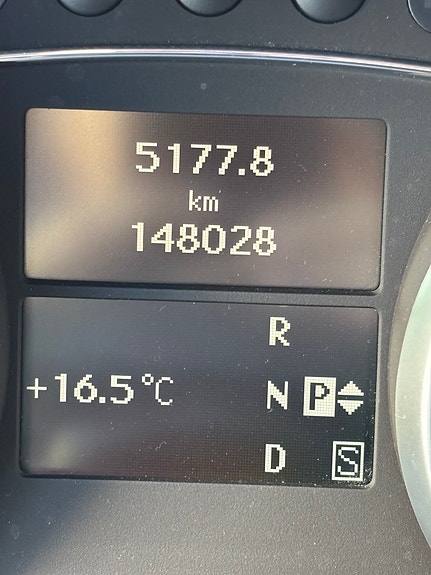 Mercedes-Benz GL320 9 of 19
