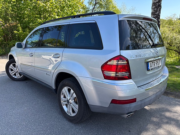 Mercedes-Benz GL320 3 of 5