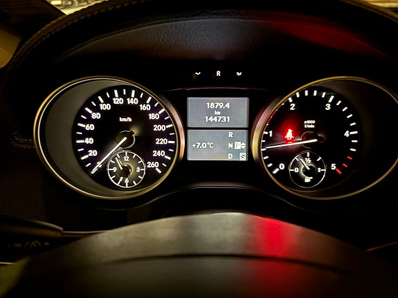Mercedes-Benz GL320 16 of 19