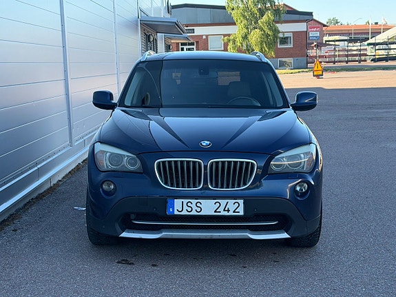 BMW X1 3 of 5
