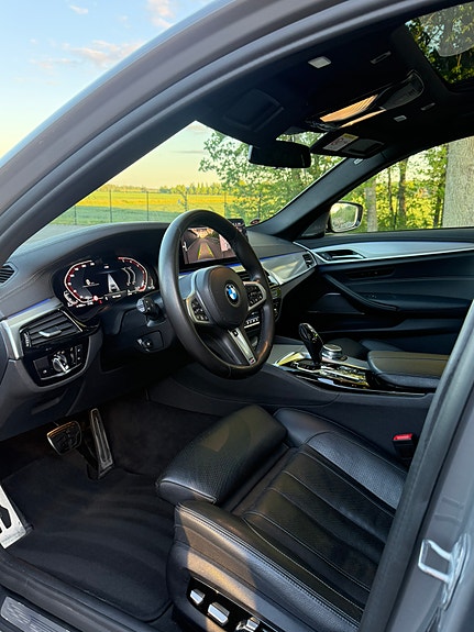 BMW 520d 4 of 5