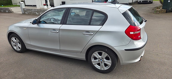 BMW 118d 4 of 5