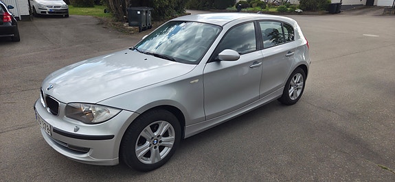 BMW 118d 3 of 5