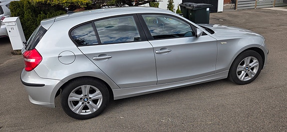 BMW 118d 2 of 5