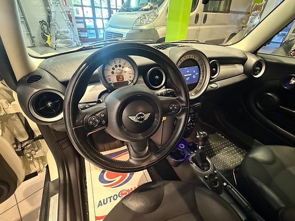MINI Clubman Cooper 9 of 14