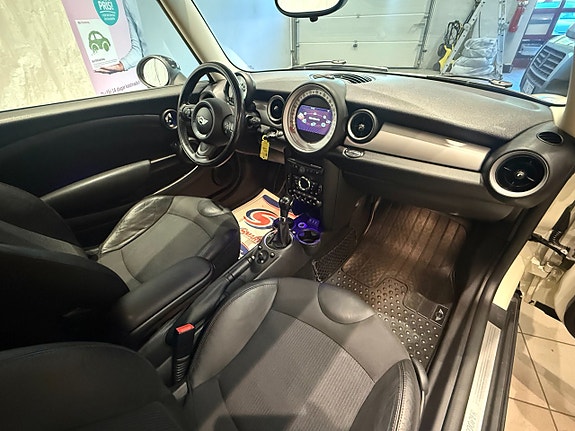 MINI Clubman Cooper 11 of 14