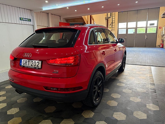 Audi Q3 3 of 5
