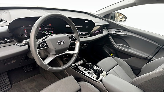 Audi Q6 e-tron 7 of 23