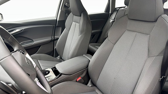 Audi Q6 e-tron 8 of 23