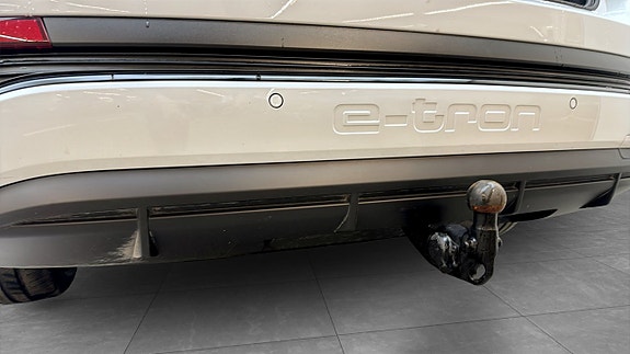 Audi Q4 e-tron 14 of 23