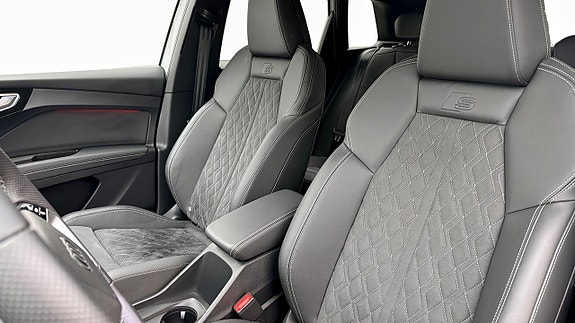 Audi Q4 e-tron 8 of 23