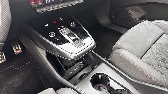 Audi Q4 e-tron 17 of 23