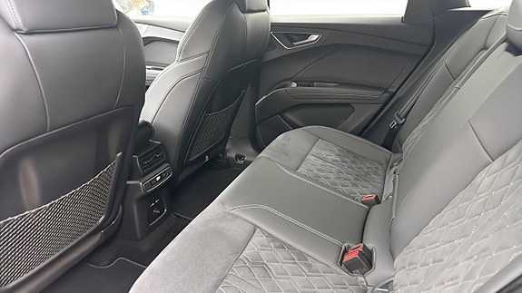 Audi Q4 e-tron 12 of 23