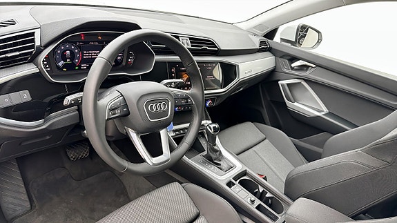 Audi Q3 7 of 19
