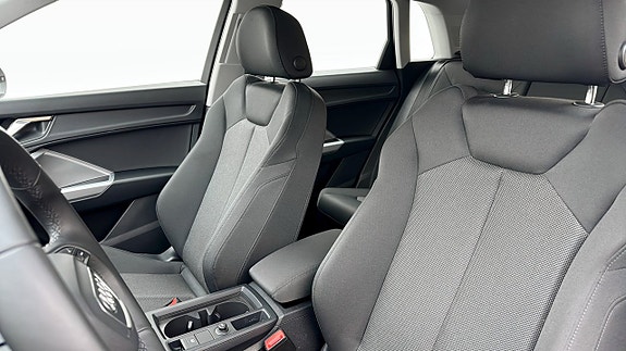 Audi Q3 8 of 19