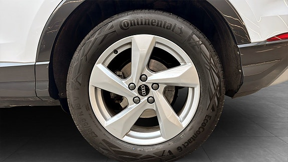 Audi Q3 6 of 19