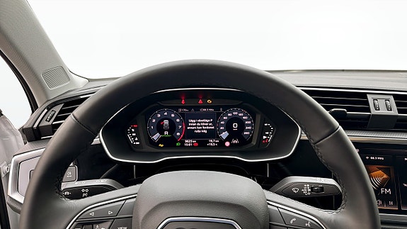 Audi Q3 15 of 19