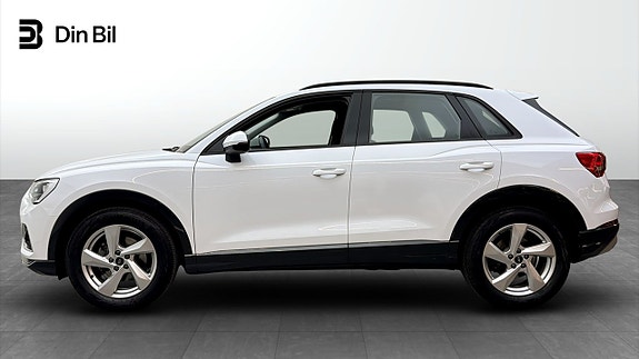 Audi Q3 2 of 19