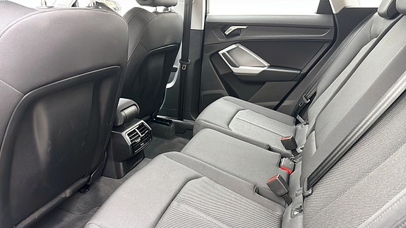 Audi Q3 12 of 19