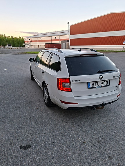 Skoda Octavia 3 of 4