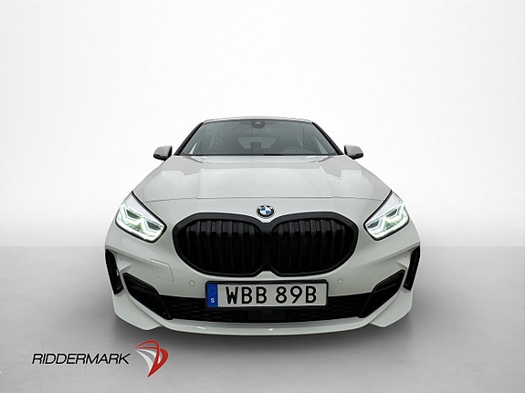 BMW 118i 2 of 5
