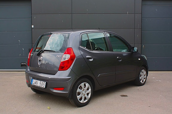 Hyundai i10 3 of 5