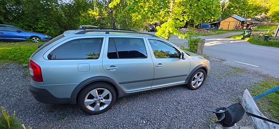 Skoda Octavia Scout 4 of 5