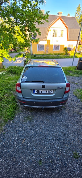 Skoda Octavia Scout 5 of 5