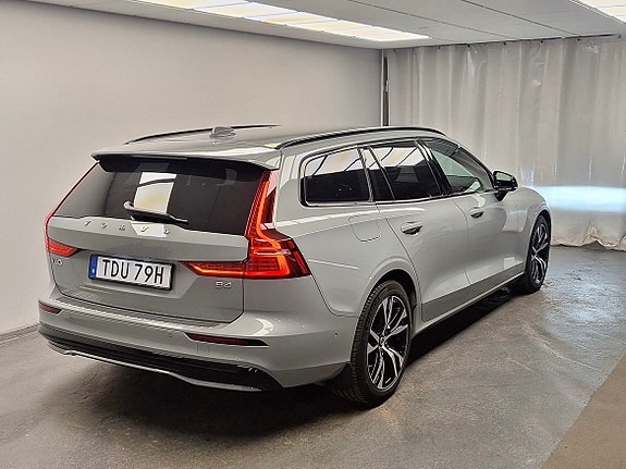 Volvo V60 3 of 15