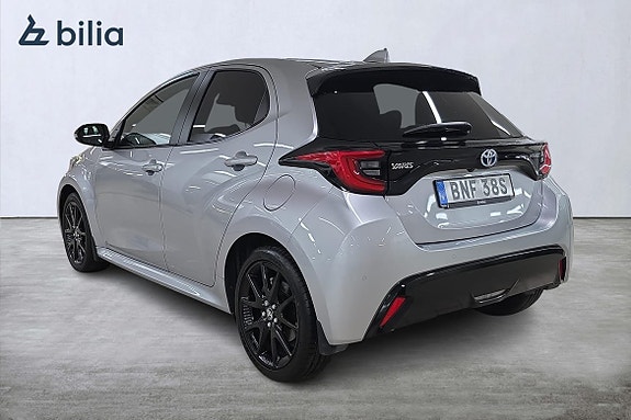 Toyota Yaris 2 of 5