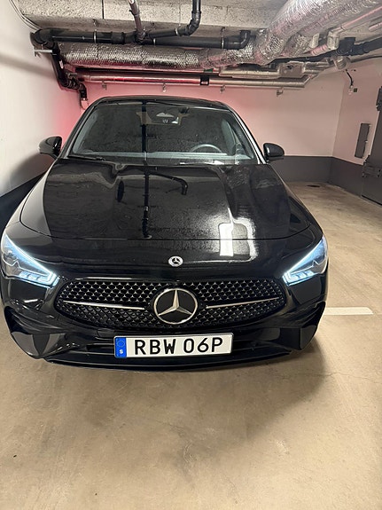 Mercedes-Benz CLA200 3 of 5