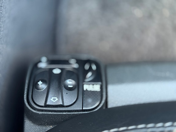 Mercedes-Benz E55 16 of 17
