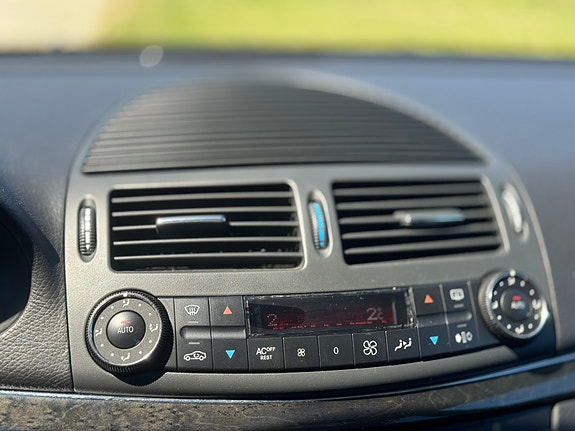 Mercedes-Benz E55 12 of 17