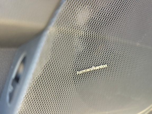 Mercedes-Benz E55 17 of 17