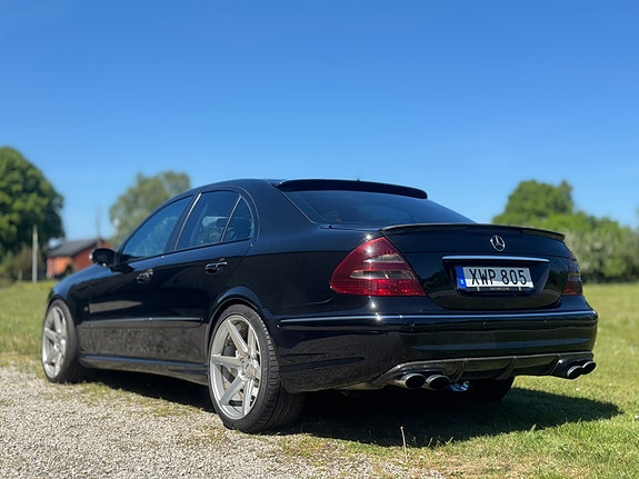 Mercedes-Benz E55 4 of 5