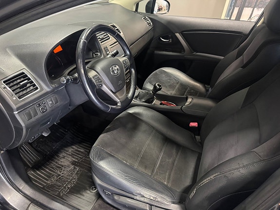 Toyota Avensis 9 of 9