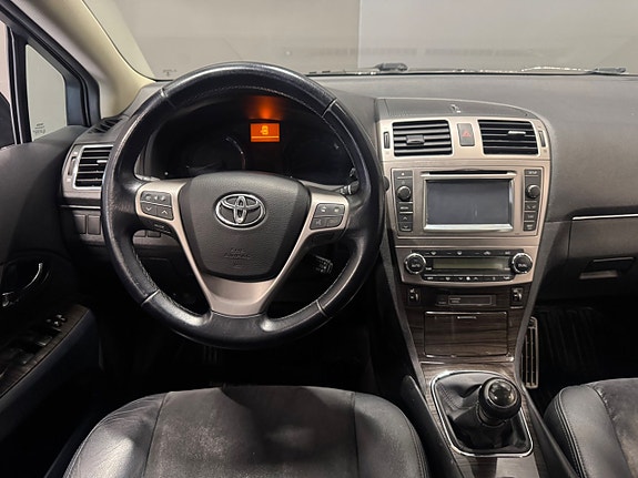 Toyota Avensis 7 of 9