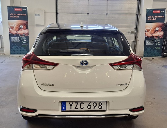 Toyota Auris 7 of 25