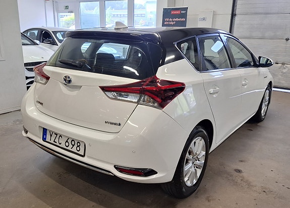 Toyota Auris 4 of 25