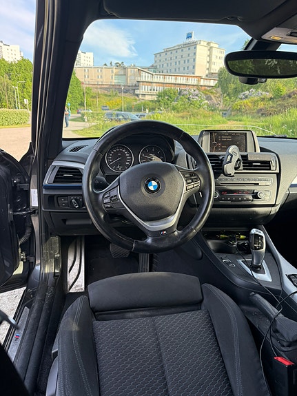 BMW 120d 4 of 5