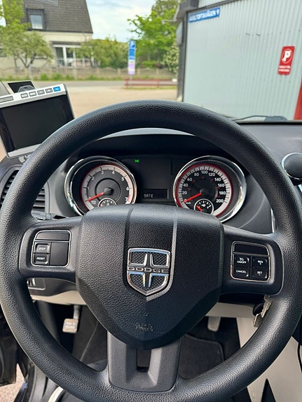 Dodge Grand Caravan 16 of 18