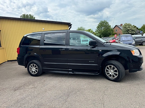 Dodge Grand Caravan 2 of 18