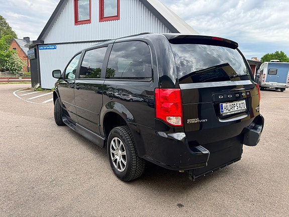 Dodge Grand Caravan 4 of 18