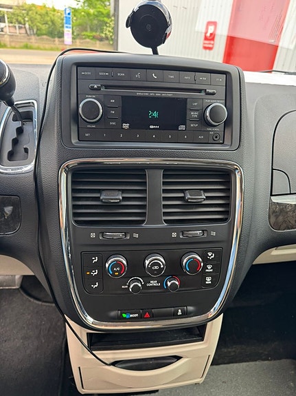 Dodge Grand Caravan 17 of 18