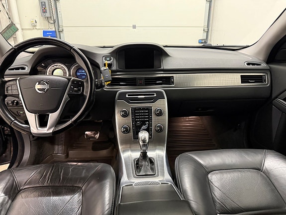Volvo XC70 12 of 13