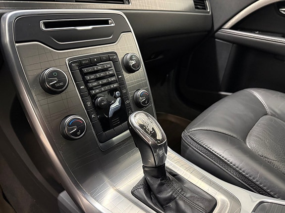 Volvo XC70 8 of 13